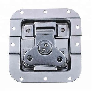 Spring loaded butterfly latch for Rack case accessories