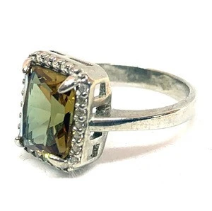 Women&#39;s Fashion Accessories Rare Gemstone Color Changing Zultanite 925 Silver Halo Ring