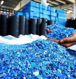 HDPE  blue Drum Regrind Plastic Scrap/HDPE Blue Regrind Natural Industrial Waste Bottle HDPE Blue Drum Flakes