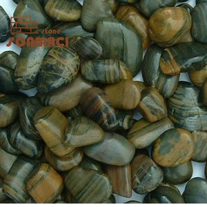 Decorative river pebble stone for landscaping