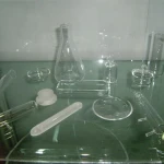 Laboratory oil separatory funnel as drawing glass filter funnel
