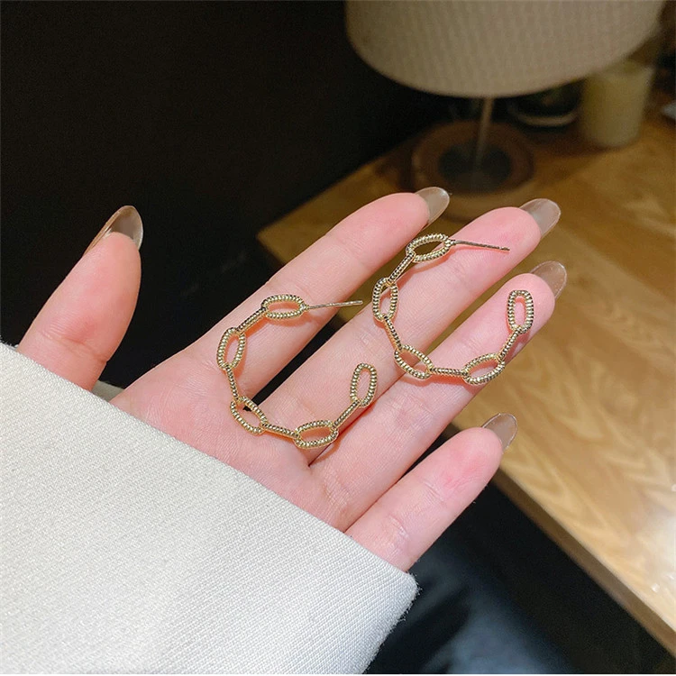 Metal Stud C Shaped 925 Silver Needle Hoop Earrings Korean Design Oval Link Hollow Earrings