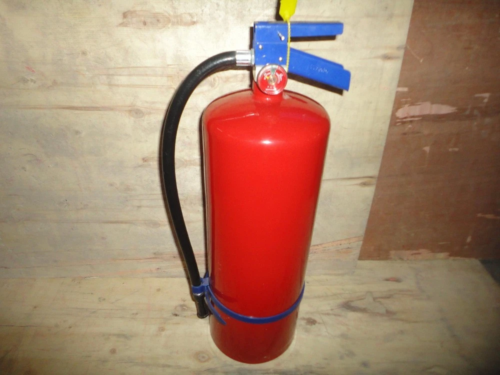 Mexico type dry powder fire extinguisher