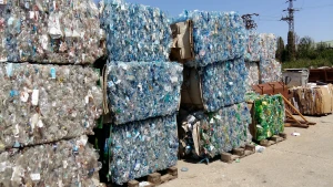 PET Bottle Flakes/ Plastic PET Scrap/Clear Recycled Plastic Scraps