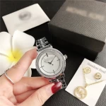 Price analog watch Set come with jewelry and watch box Cheap
