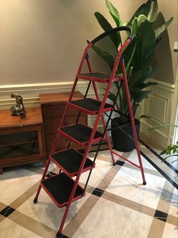 Steel foldable wide step ladder