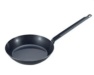 The iron frying pan of 26cm you can cook delicious fried organic vegetables