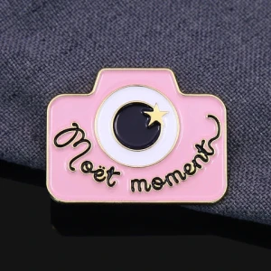 Cheap custom die struck lapel console metal badge hat custom holographic enamel pin