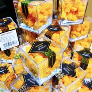 Halal hot sales Sugar Coated Fruity Mango Gummy Candy lovely drop soft candy shantou sweets with gift box