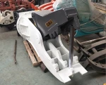 Hydraulic crushing plier stone pulverizer