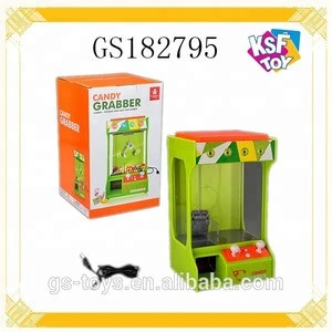 Interesting B/O Mini Candy Grabber Machine For Kids Candy Toy
