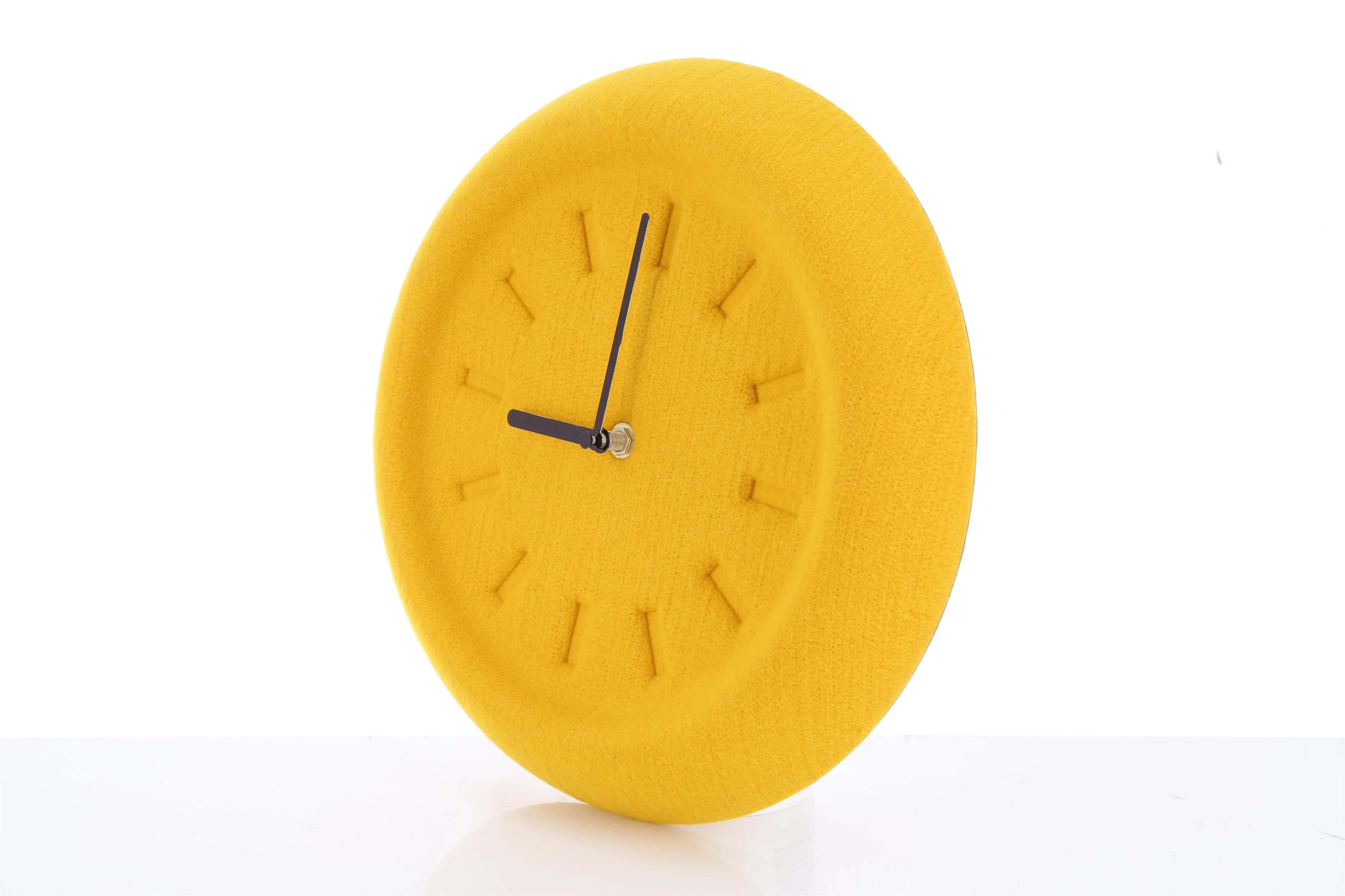 King Style Modern design Fashion  wall clock Round shape Recycle PET Felt Yellow color decorate wall clock