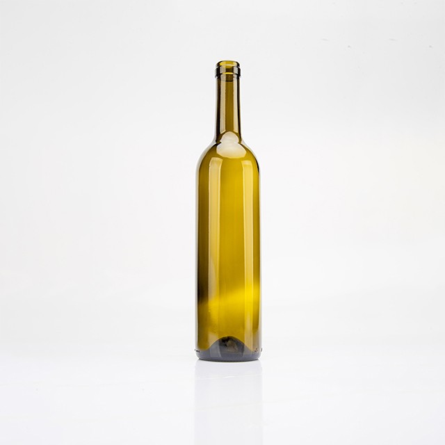 Novel design Cattle shape glass wine bottle with good price