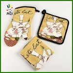 Simple design christmas oven mitt and pot holder