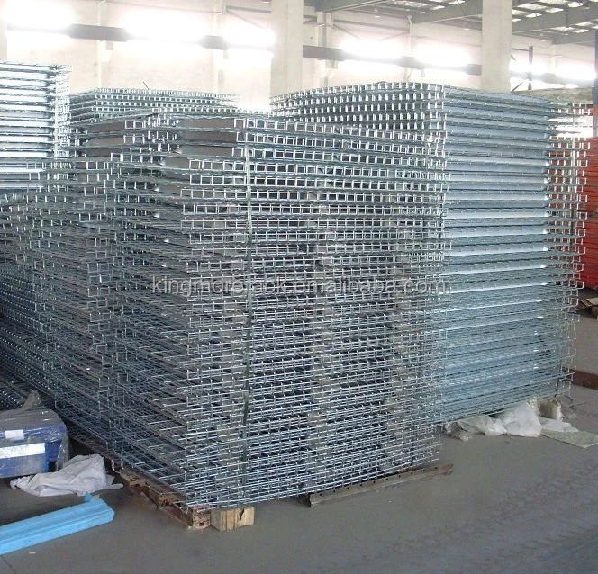 Warehousing use carton storage on the wire mesh panels