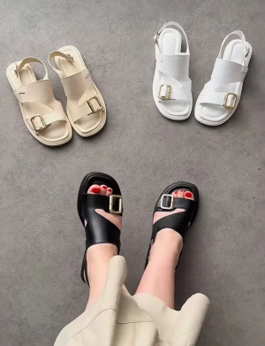 女凉鞋，圆头凉鞋 ，女平底凉鞋，露趾