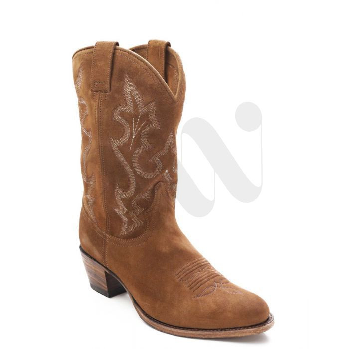 Buy Cow Boy Shoes from Aniwais Enterprises, Pakistan | Tradewheel.com