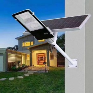 Outdoor solar integrated street lamp