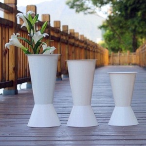 Cheap Price White Plastic Garden Pots &amp; Flower Buckets