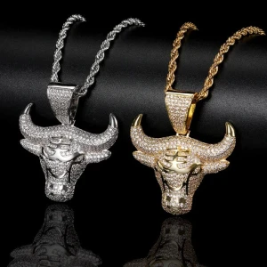 Cool Hip Hop Fashion Jewelry Necklace with 3D Rhinestone Studded Bull Head Pendant and Cuban Chain for Men