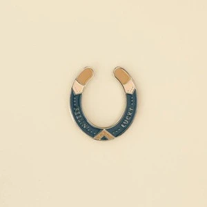 customised badge lucky horseshoe enamel pin