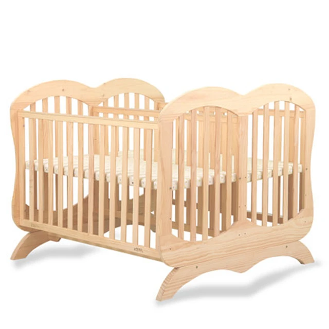 Customized Color Size And New Zealand Wood Material Twin Baby Bed /Infant With Bedding