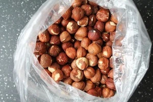 Dried raw Hazelnuts