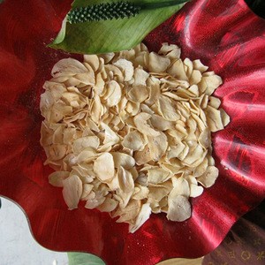 high quality Chinese garlic processed products, dried garlic flake are hot sellers