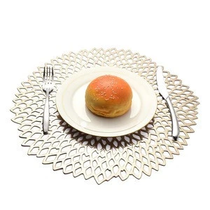 Hollowed-Out Round Placemats Heat Insulation Pad Washable PVC Table Mats Non-Slip Table Decoration