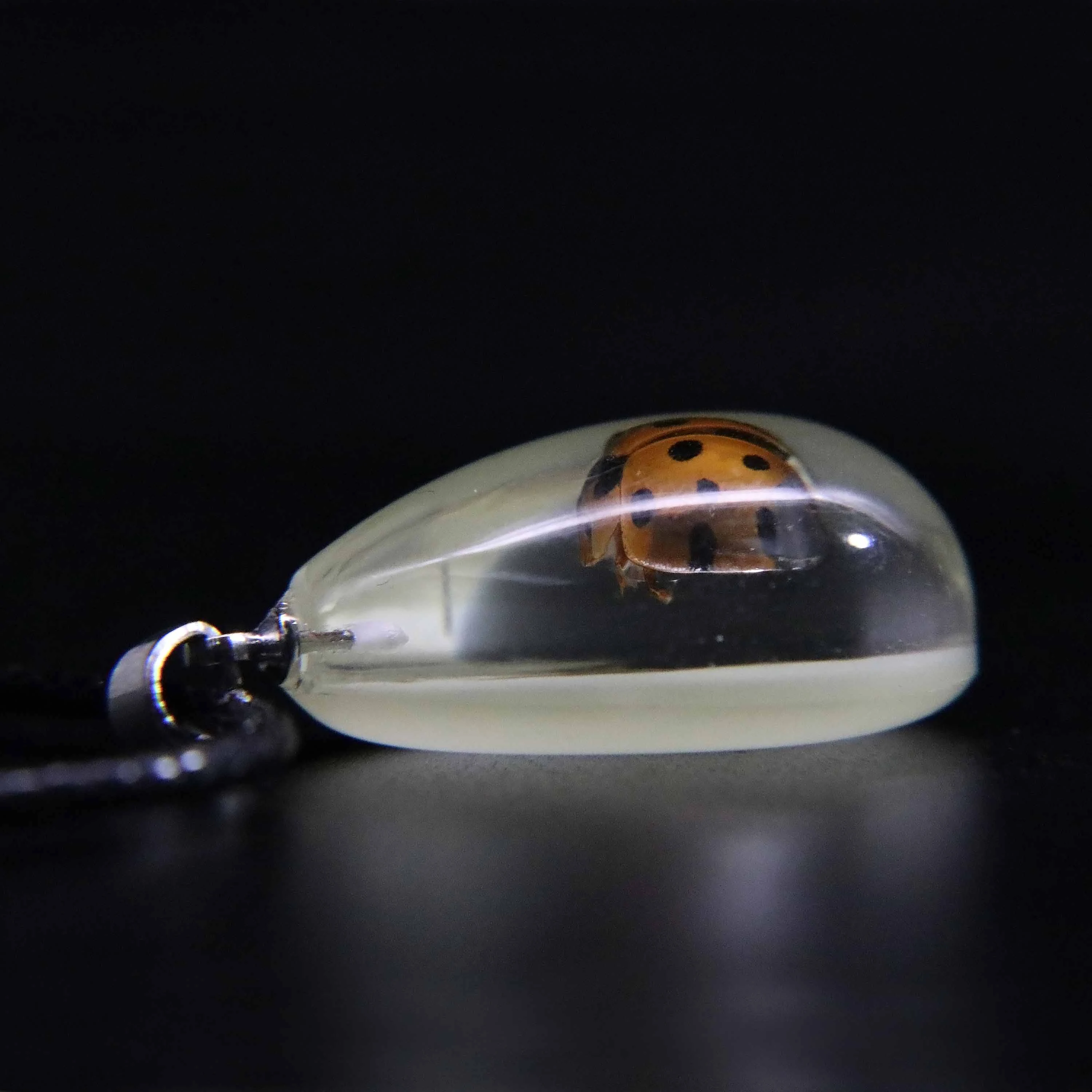 Luminous amber resin insect wax rope necklace jewelry water drop pendant necklace