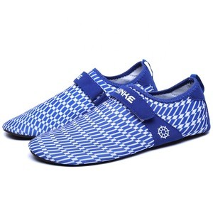 Wholesale soft sole fashion sport shoes men and women for beach wading diving swimming