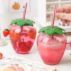 Customizable 500ml juice bottle cup Strawberry size PET material cold coffee plastic candy jar with screw cap