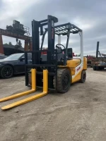 Factory outlet offer: Used but excellent 3-ton TCM FD30T3 forklift, ready to ship globally, budget-friendly.
