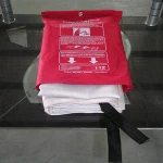 Fire extinguishing blanket