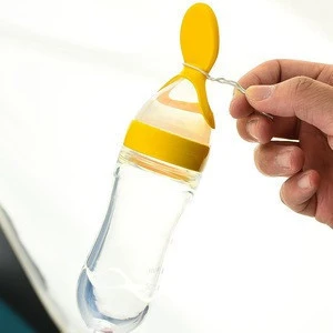 Heat Resistance Baby Food Feeder With Silicone Spoon Juice / Food Dispenser