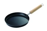 The squishy pancakes and bake in iron frying pan of 20cm home gas heater