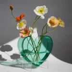 Yiqun Luxury Tabletop Heart Acrylic Flower Vase For Wedding Transparent Nordic Acrylic Vase for Valentines Day