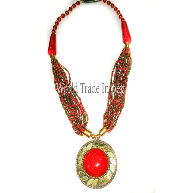 Elegant resin beads pendant necklace for women