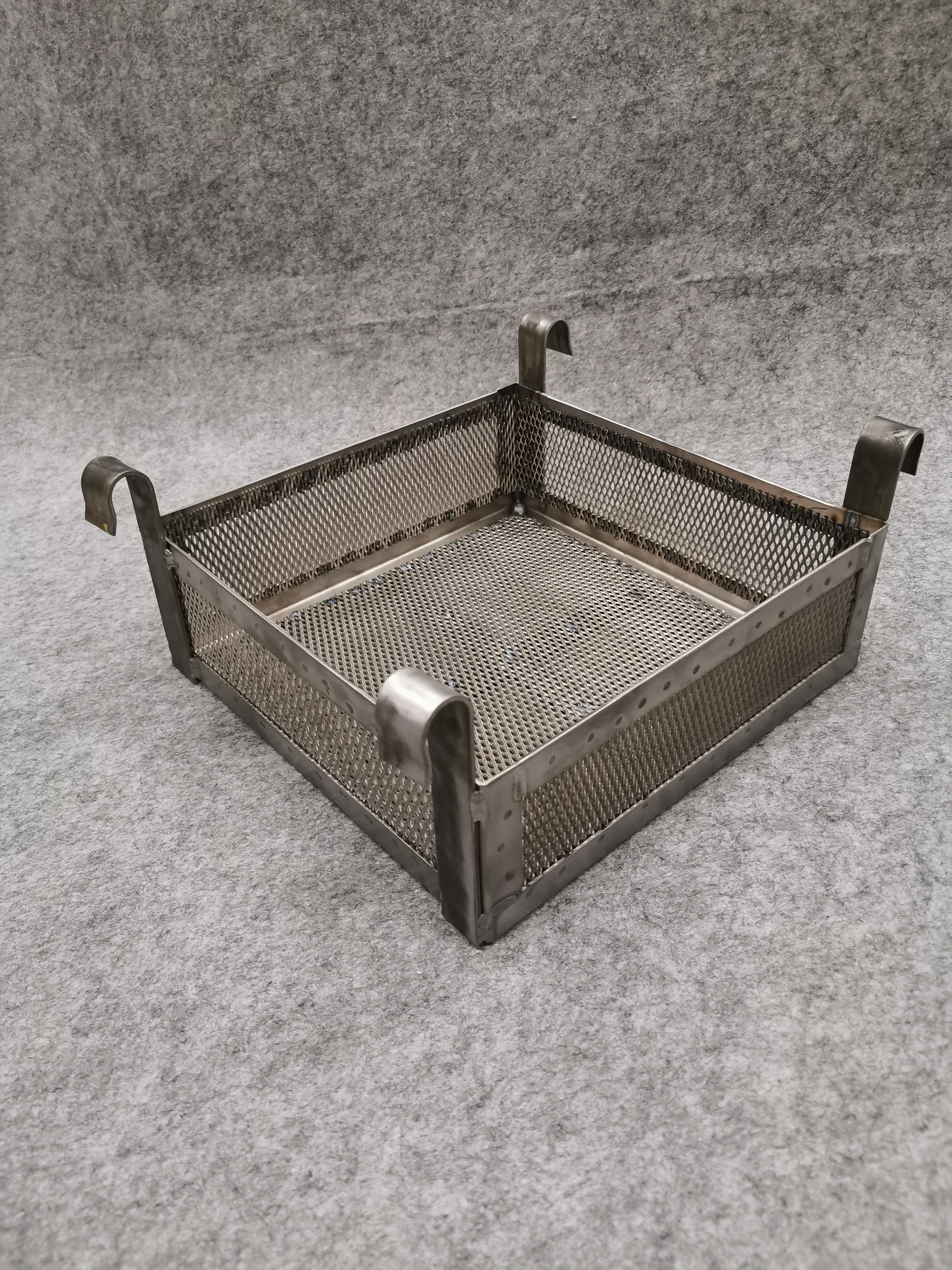 Excellent supplier square Gr1 Titanium Anode Basket 5x10/6x12/7x13 Mesh Hole titanium mesh basket