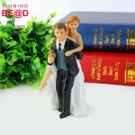 New Arrival True Romance Groom Piggyback Bride Figurine Resin Wedding Cake Topper Wedding Decoration Bridal Party Supplies