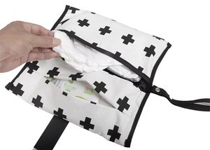 Wholesale Hot New Baby Diaper Replacement Storage Bag Wet Wipe Hand-held Diaper Bag Black and White with Cotton Machine Wash