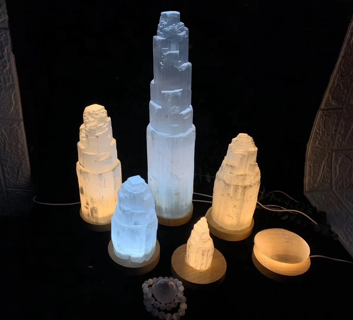Wholesale Natural Stone Folk Crafts Morocco Selenite Tower Shape Table Lamp