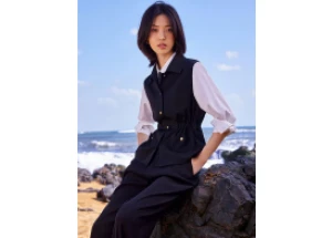 WOMEN SUIT