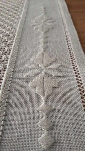 100% linen with natural border hemstiched table runner