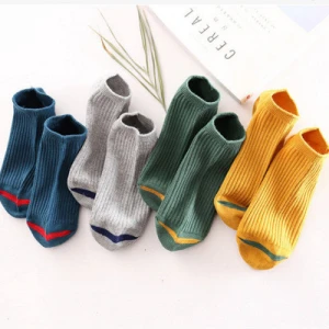 Hot selling fashionable casual breathable business cotton colored men ankle socks invisible socks