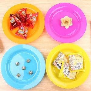 In 4 Assorted Colors Dishwasher Safe 9.7 inch Plastic Dinner Plates Reusable BPA Free Dinnerware Set