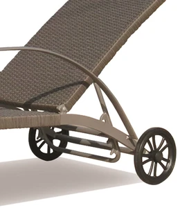 Outdoor Leisure Rattan Wicker Beach Sun Lounger Bed with Wheel