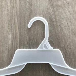Plastic Top Cloth Dress Clothes Hanger Rack for Adult with Anti-Slip on Shoulder