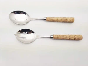 Salad serving set with wooden bamboo woven handle