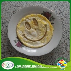 TOP & HOT Sell Silicone Smile Shape Eg Frgied Mold Pancake Egg Poach Ring Kitchen Cooking Tool